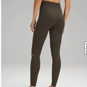 Gorgeous Lululemon tights with reflective accents size 10